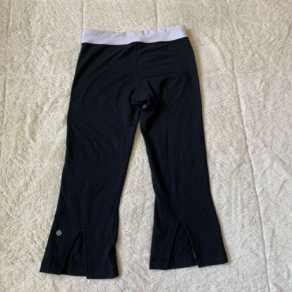Lululemon Cropped Athletic Leggings Pants - Picture 1 of 6